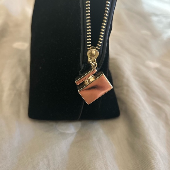 Dolce & Gabbana Velvet Makeup Case - Picture 4 of 6